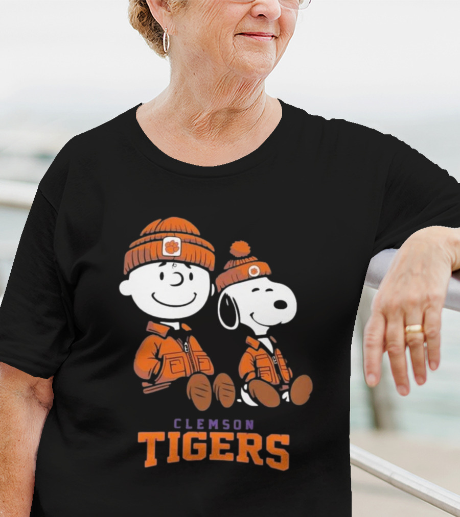 Clemson Tigers X Snoopy And Charlie Brown 2025 T-Shirt