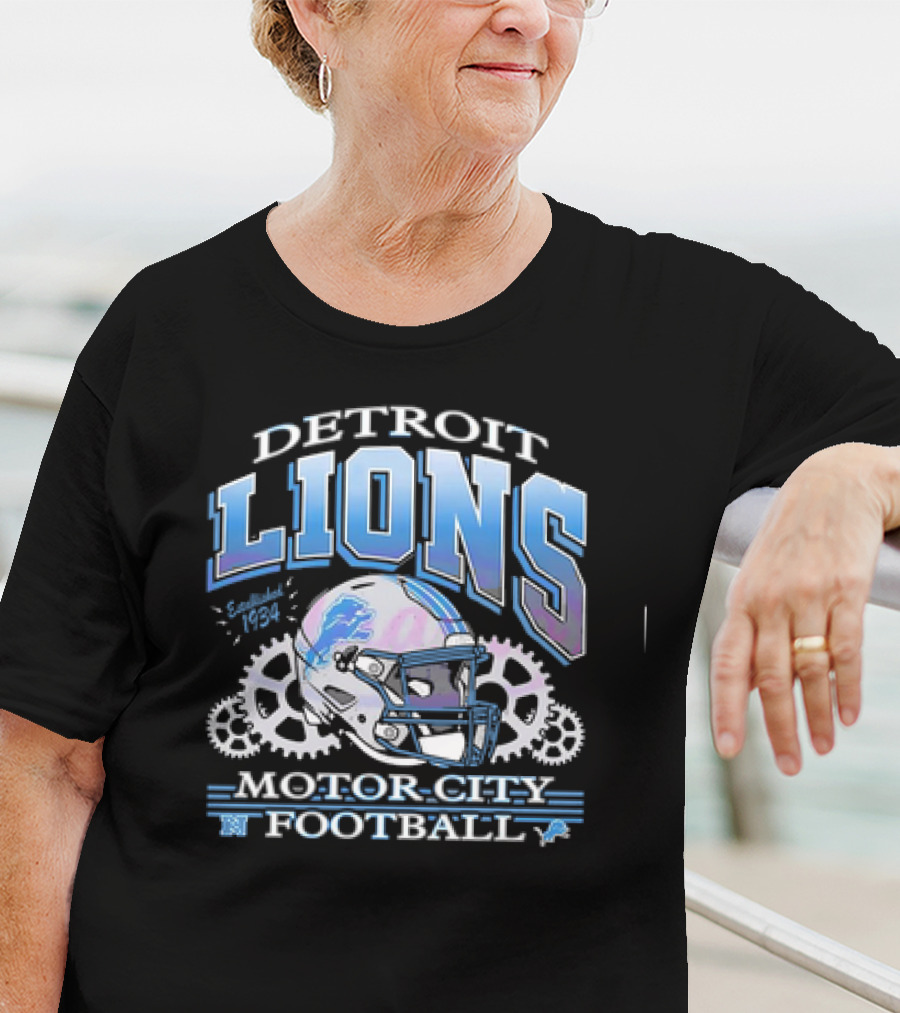 Detroit Lions Motor City Football Helmet Vintage Logo T-Shirt