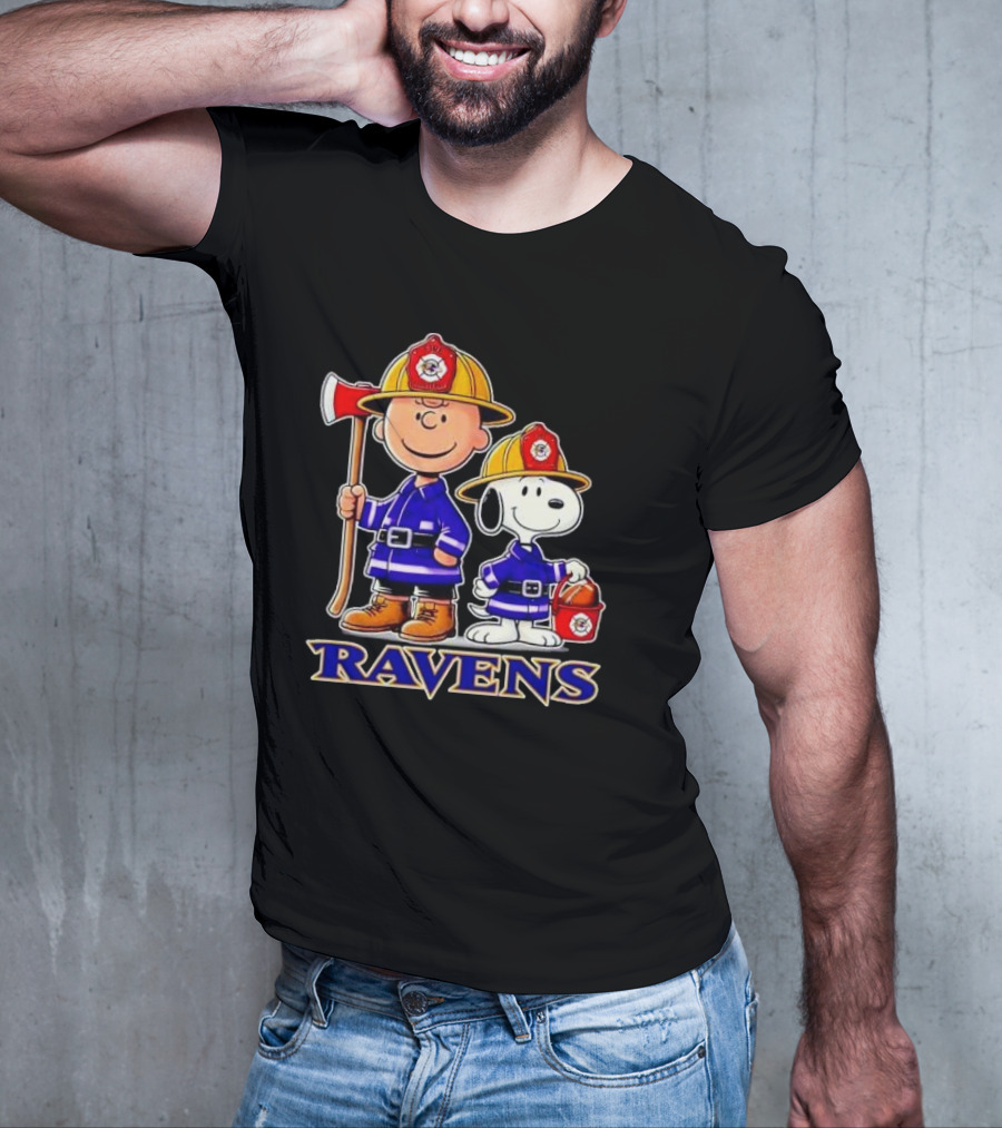 Firefighter Charlie Brown And Snoopy Baltimore Ravens T-Shirt