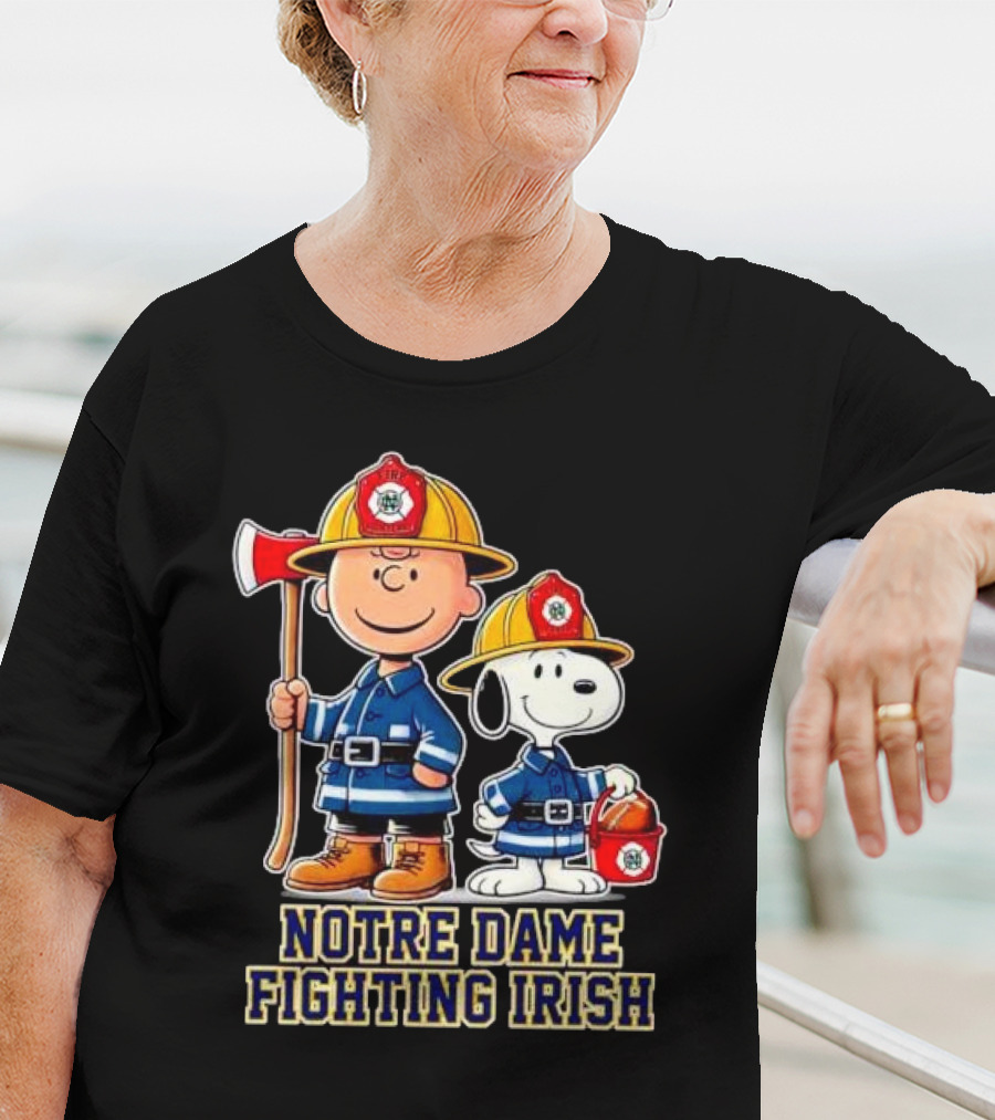 Firefighter Charlie Brown And Snoopy Notre Dame Fighting Irish T-Shirt
