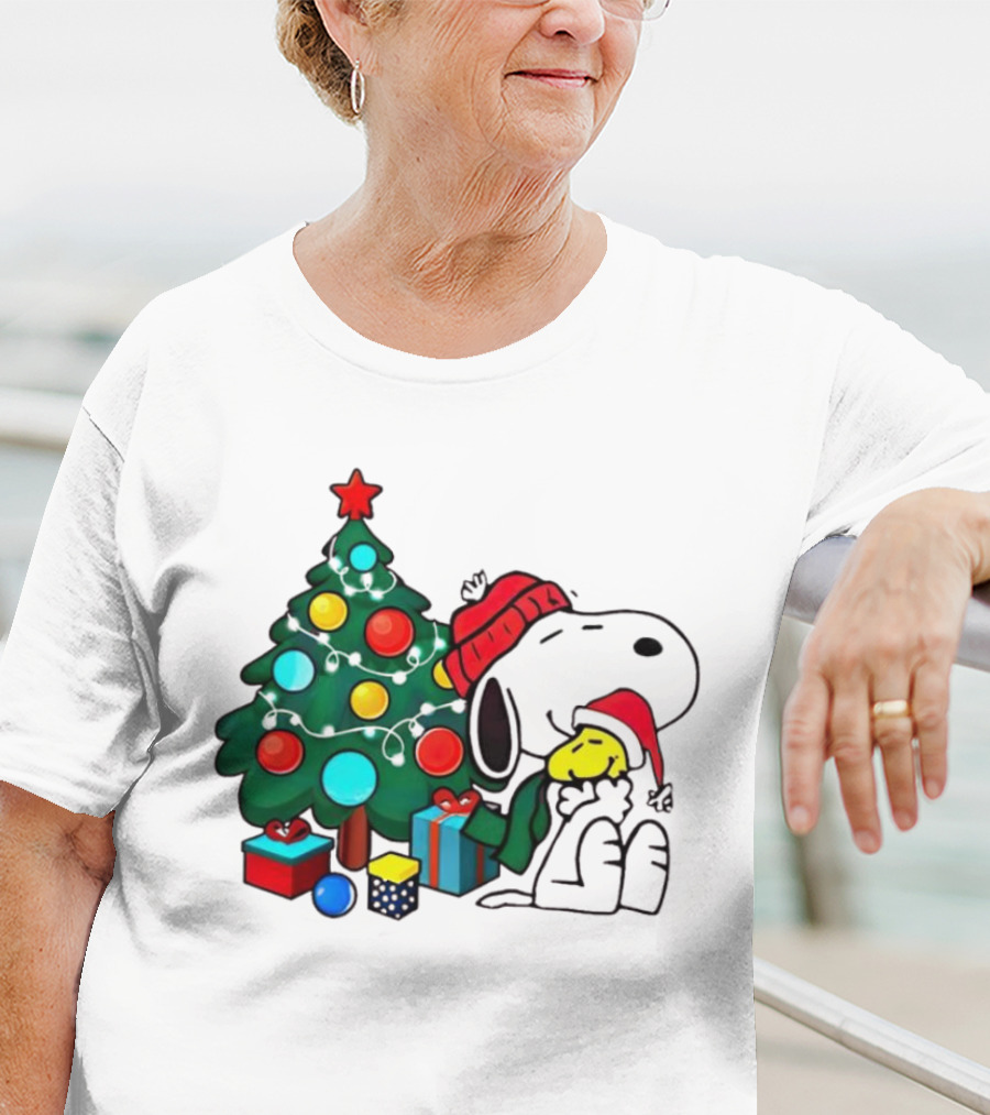 Peanuts Snoopy With Woodstock And Christmas Tree And Gifts T-Shirt