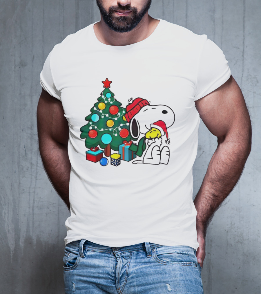 Peanuts Snoopy With Woodstock And Christmas Tree And Gifts T-Shirt