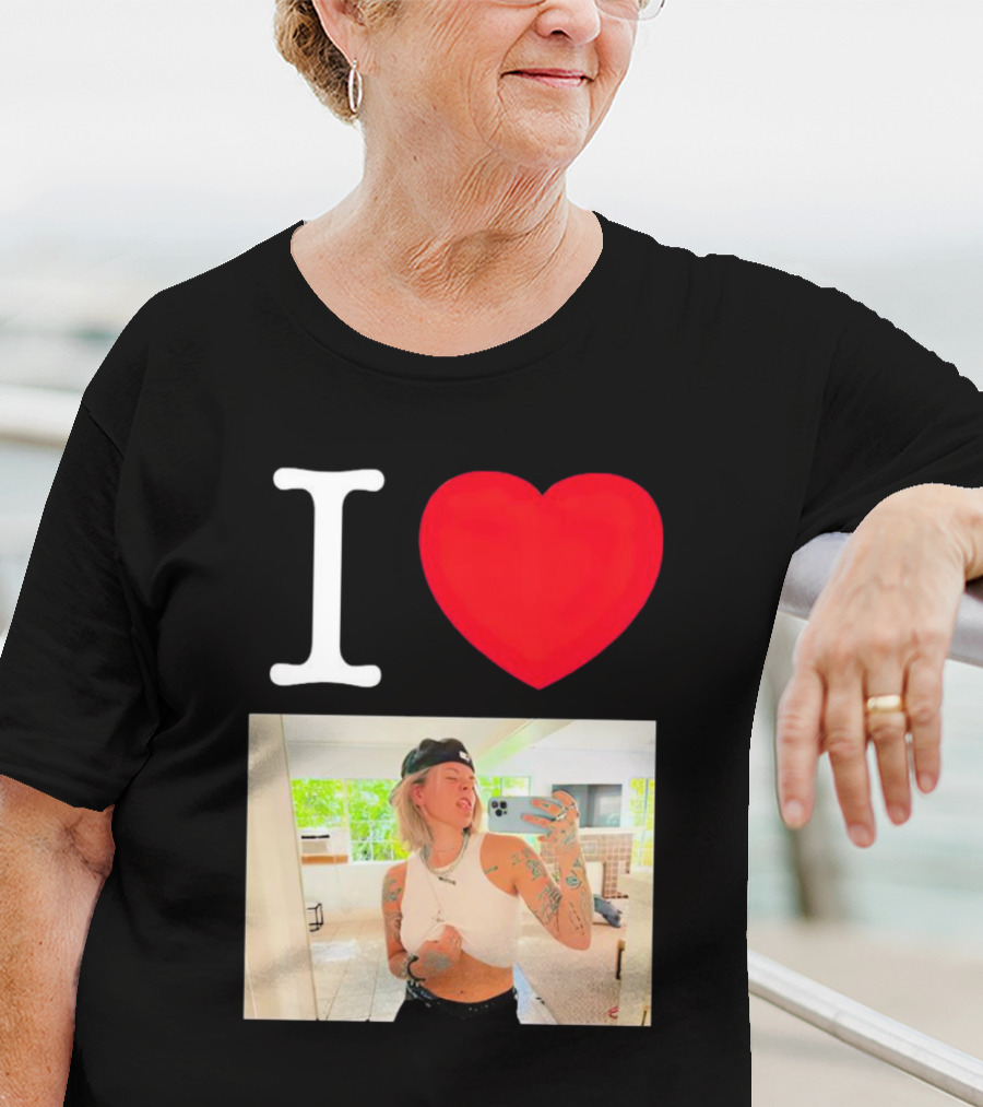 I Love Lauren Sanderson Tattooed White Crop Top Mirror Selfie Image T-Shirt
