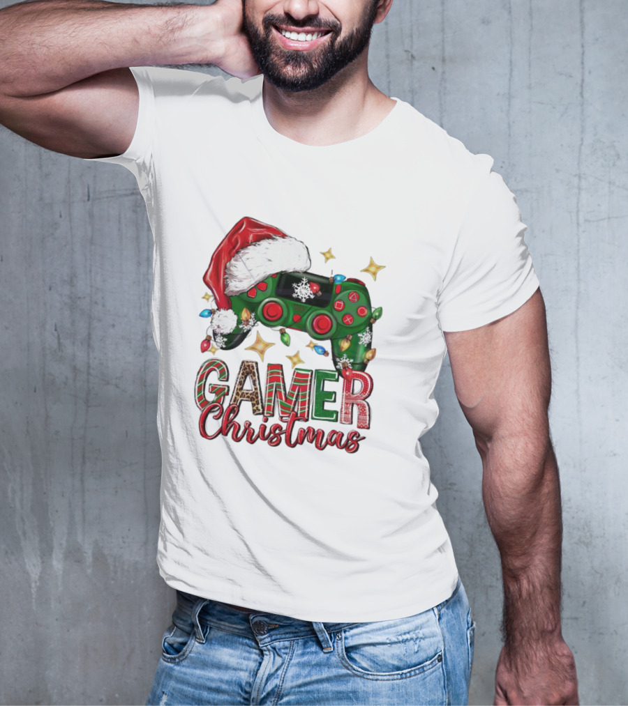 Gamer Christmas Santa Hat Game Controller Holiday Lights T-Shirt