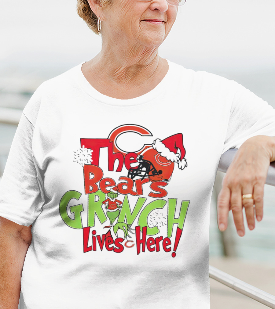 Chicago Bears Grinch Lives Here Christmas Football T-Shirt