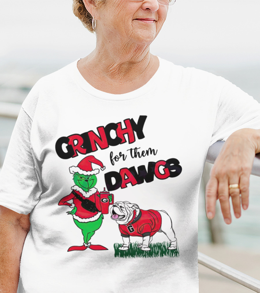 Grinchy For Them Dawgs Georgia Bulldogs Football Christmas Grinch Holding Drink And Bulldog Wearing Red T-Shirt