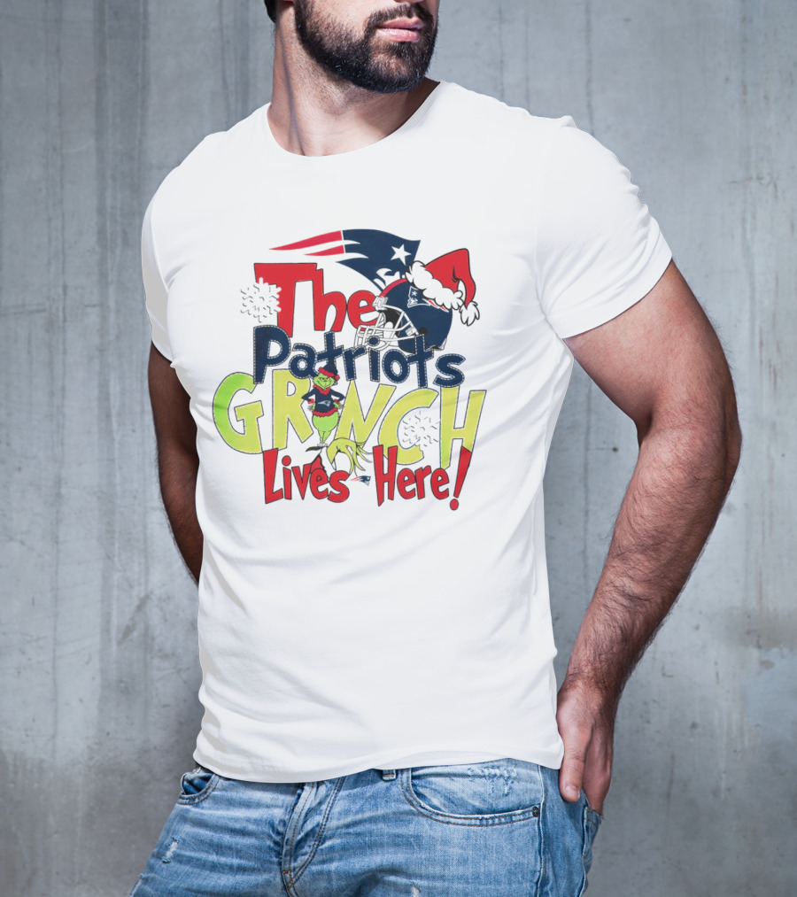 The New England Patriots Grinch Lives Here Christmas Santa Hat T-Shirt