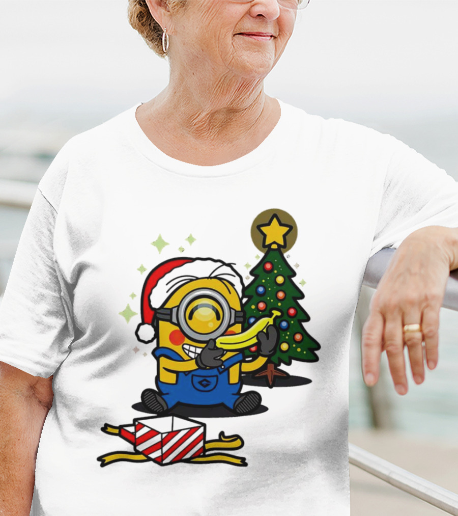 Minion Santa Hat With Banana Christmas Tree And Gift Box T-Shirt