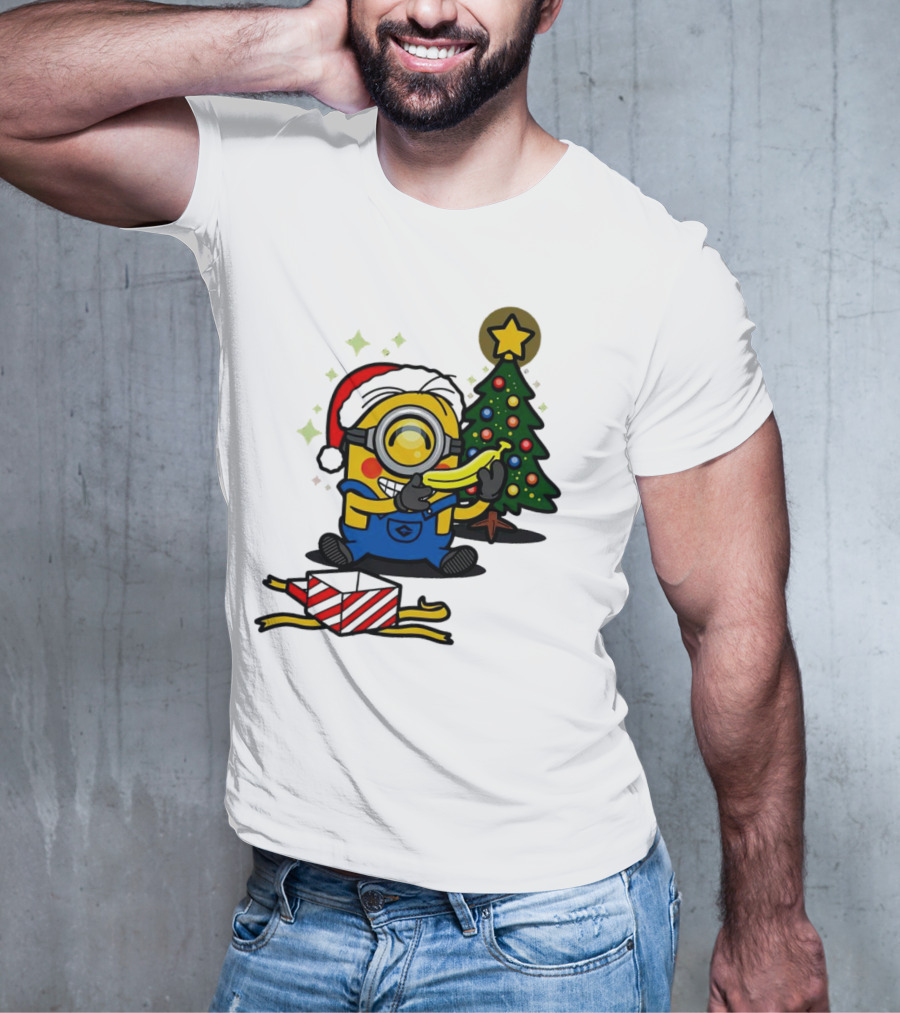 Minion Santa Hat With Banana Christmas Tree And Gift Box T-Shirt