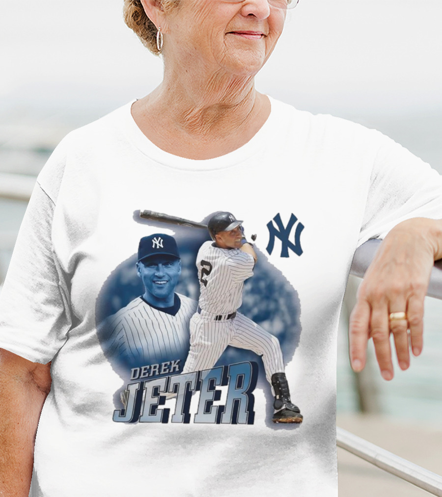 Derek Jeter New York Yankees Swing Baseball Legend T-Shirt