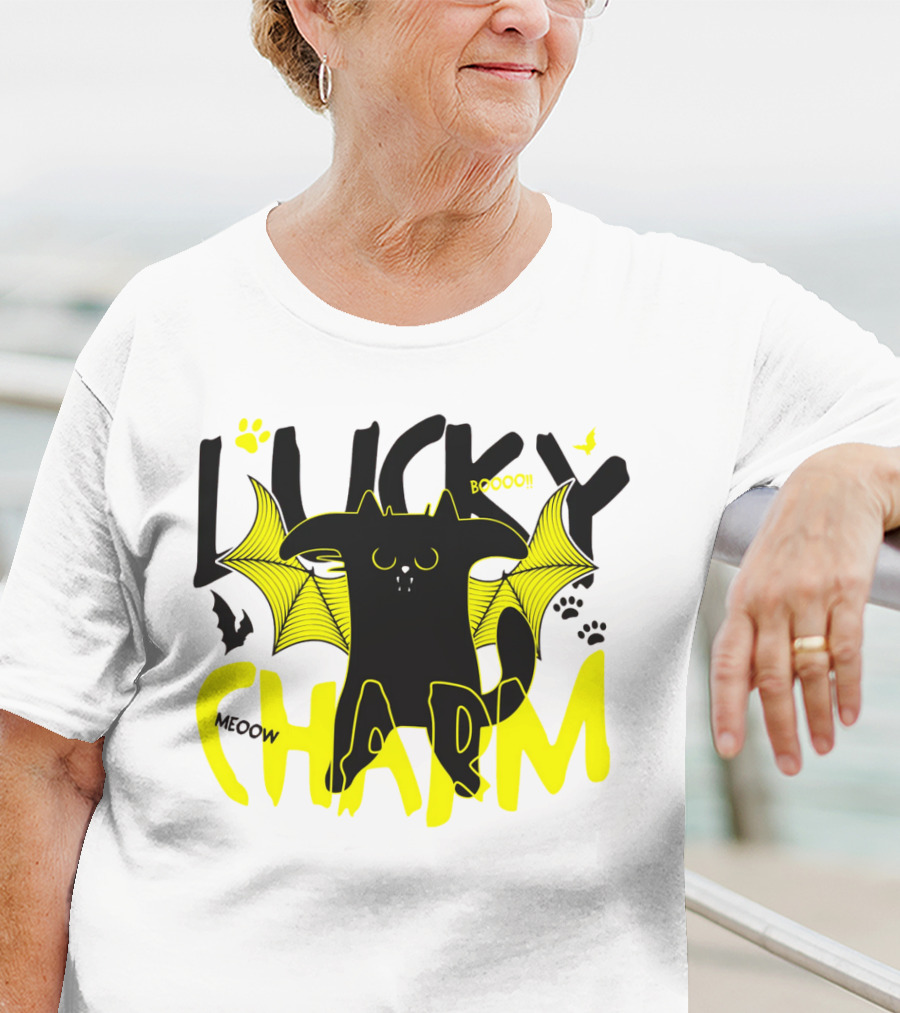 Lucky Charm Booo Meoow Bat Cat Halloween Paws T-Shirt