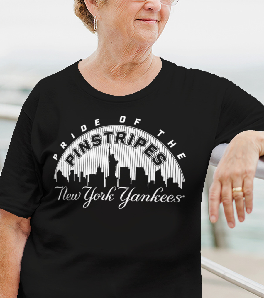Pride Of The Pinstripes New York Yankees Skyline T-Shirt