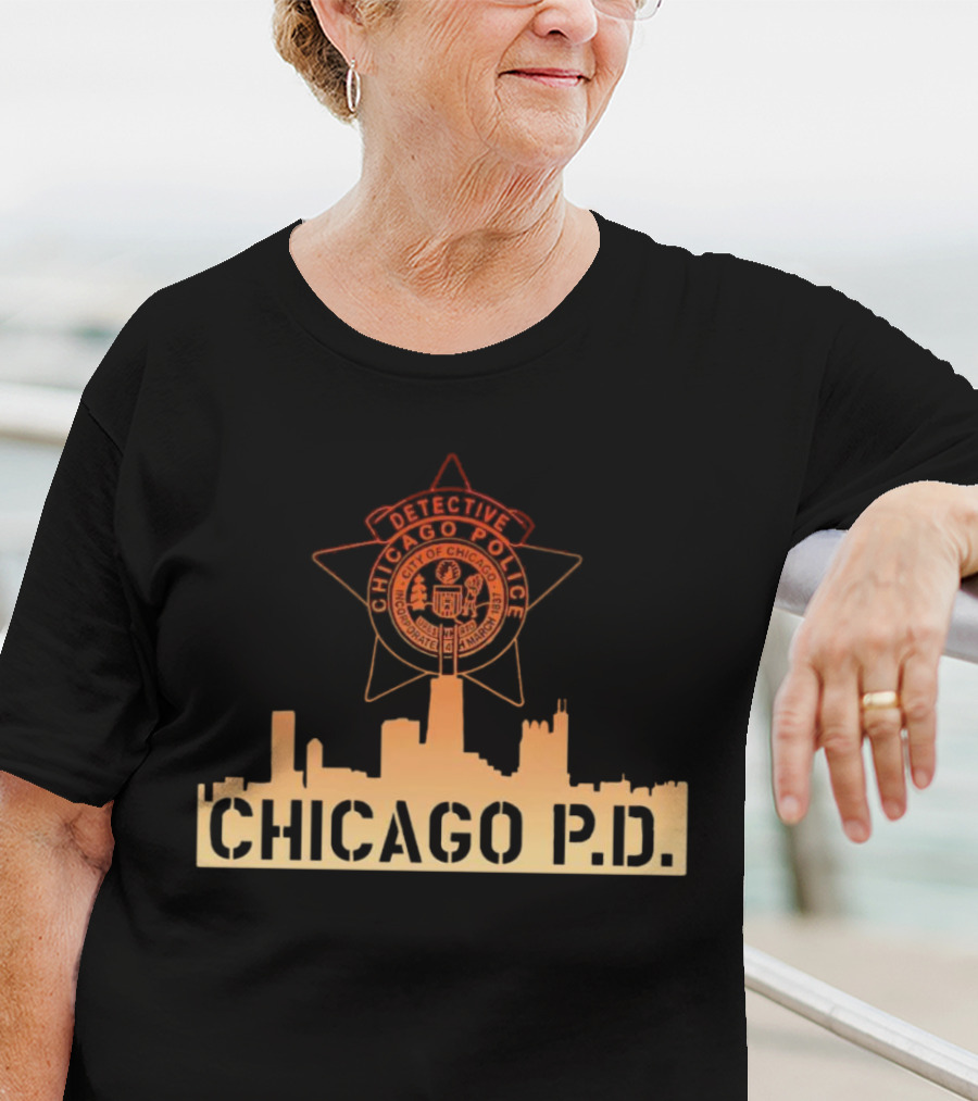 Chicago P.D. Detective Chicago Police Badge And City Skyline T-Shirt