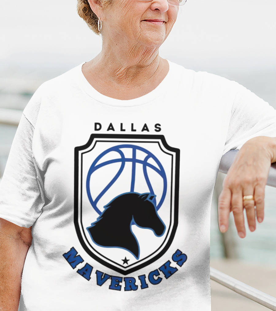 Dallas Mavericks Vintage NBA Basketball Logo Horse Emblem T-Shirt