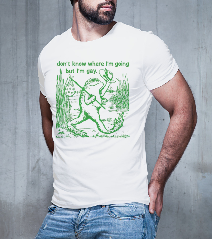 Don't Know Where I'm Going But I'm Gay Frog Carrying Bag And Hat In Nature Scene T-Shirt