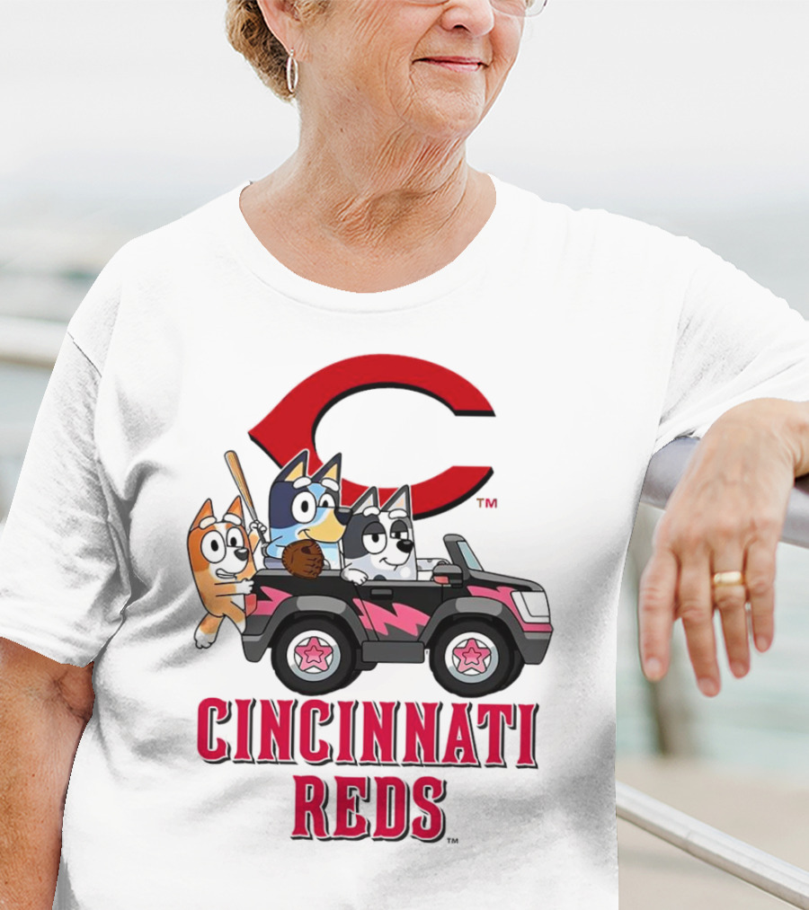 Cincinnati Reds Bandit Chilli Aunt Trixie Heeler Jeep T-Shirt