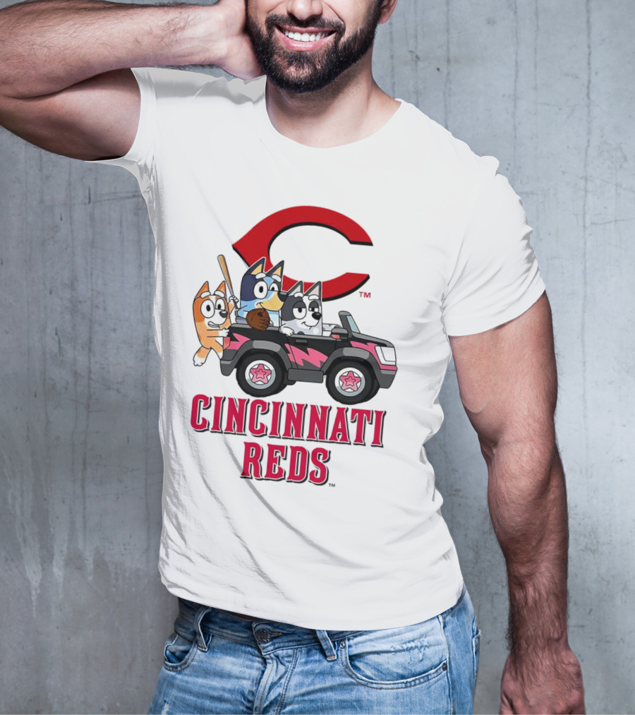 Cincinnati Reds Bandit Chilli Aunt Trixie Heeler Jeep T-Shirt