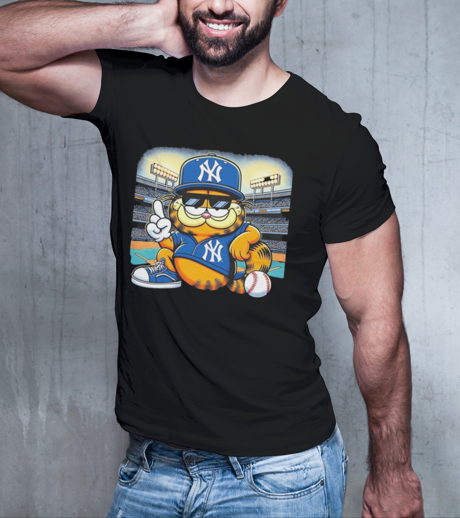 New York Yankees Baseball Garfield Cartoon Stadium Scene T-Shirt