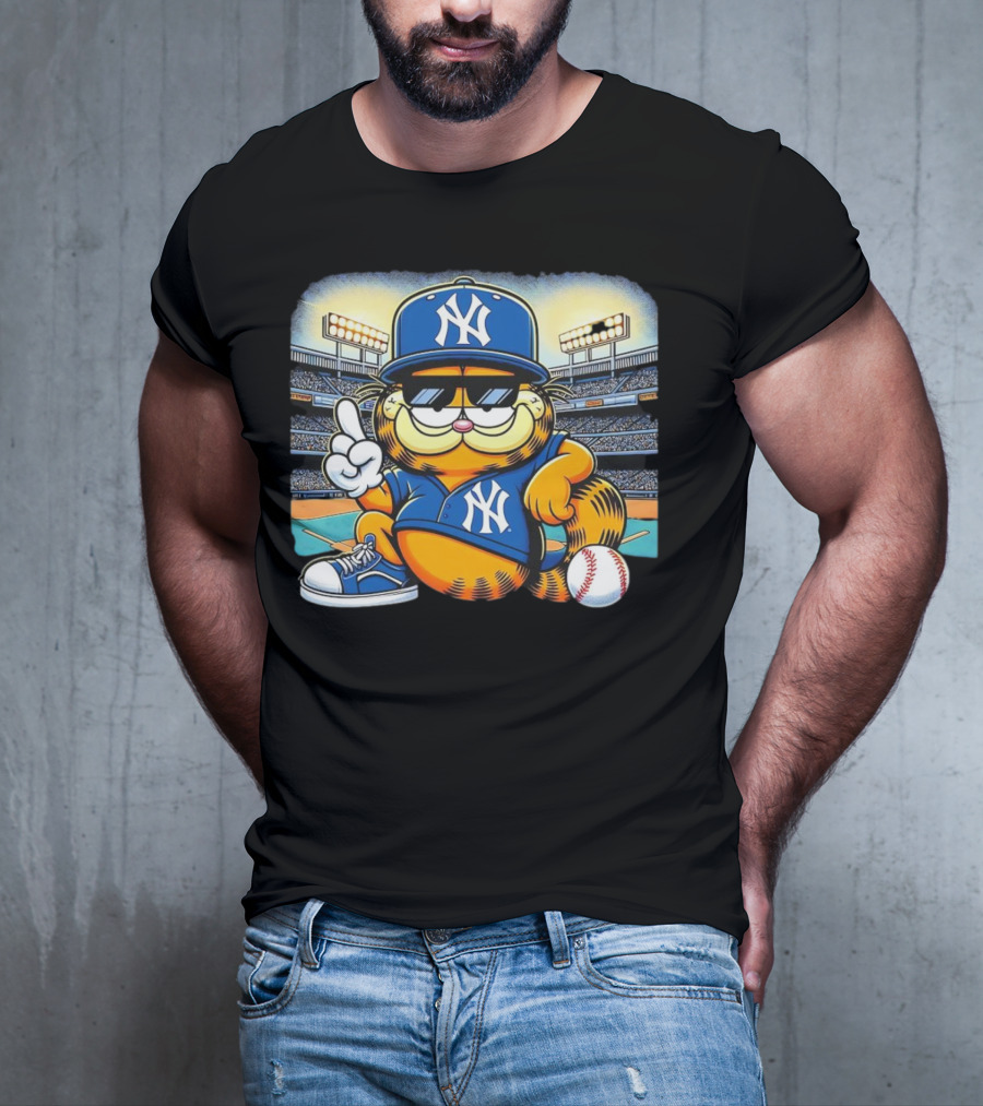 New York Yankees Baseball Garfield Cartoon Stadium Scene T-Shirt