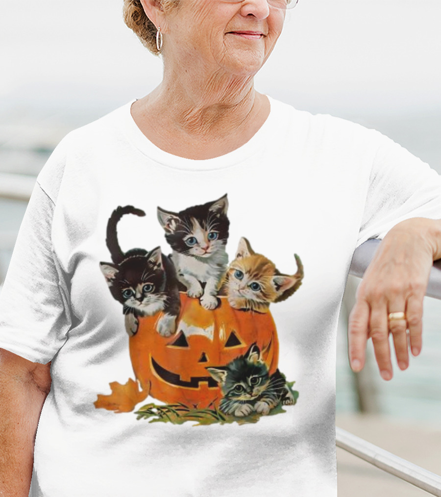 Vintage 90s Cat Pumpkin Halloween Spooky Season T-Shirt