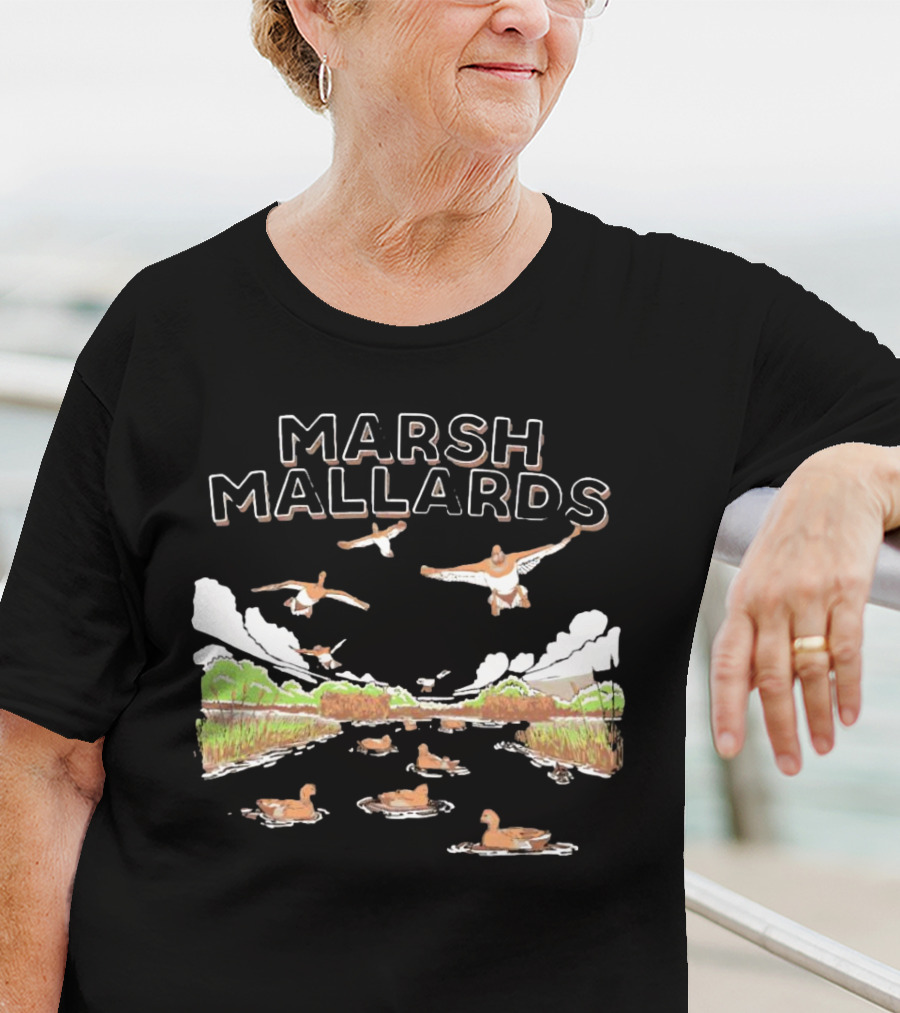 MARSH MALLARDS HUNTING DUCK SCENE JUMBO ANIMALS T-Shirt