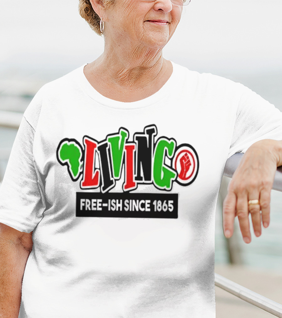 LIVING FREE-ISH SINCE 1865 AFRICA MAP SYMBOL FIST T-Shirt