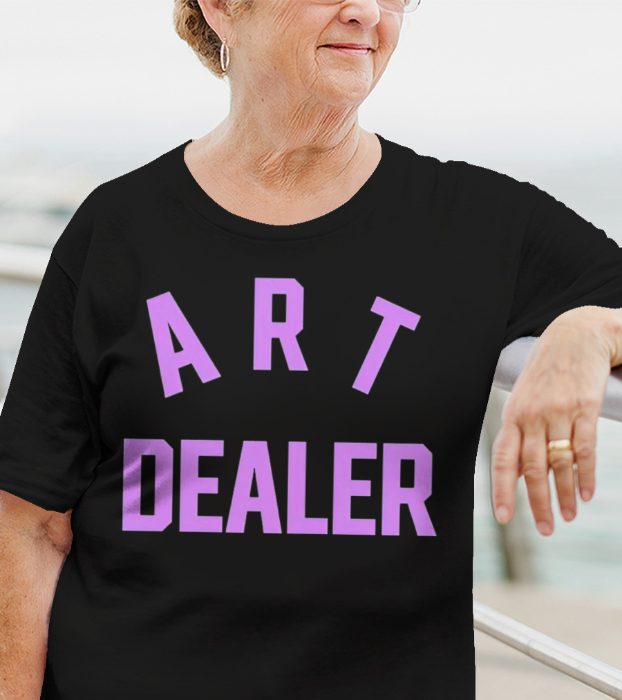 ART DEALER Classic Bold Typography T-Shirt