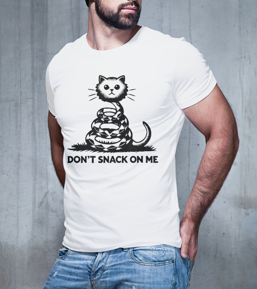 DON'T SNACK ON ME Cat Snake Coiled혻 T-Shirt