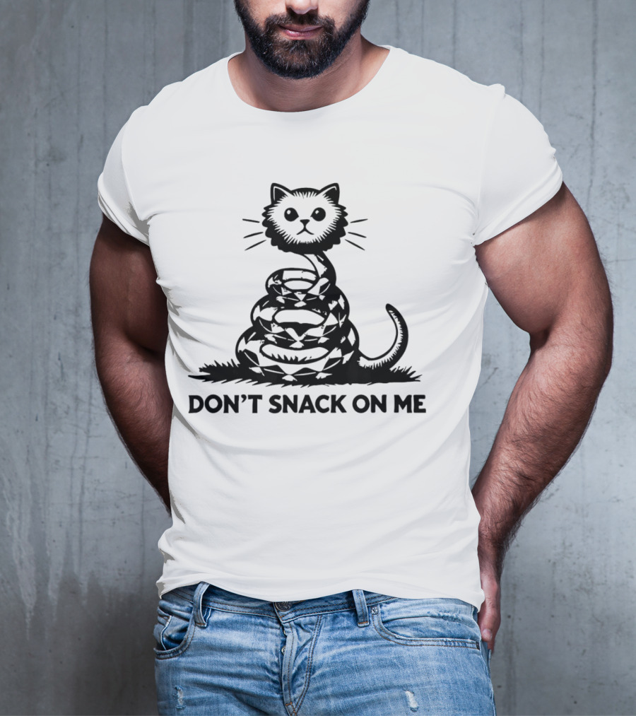 DON'T SNACK ON ME Cat Snake Coiled혻 T-Shirt