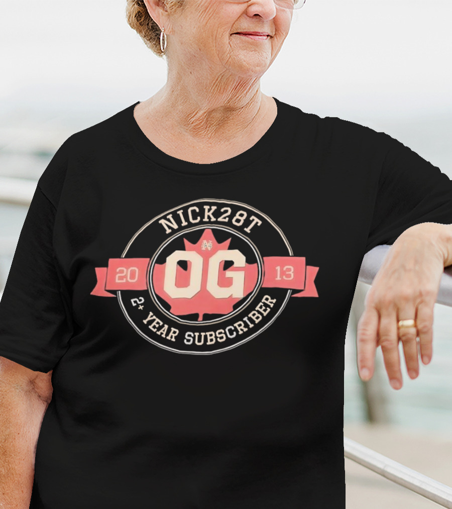 Nick28t OG 2013 2 Year Subscriber Maple Leaf Badge T-Shirt