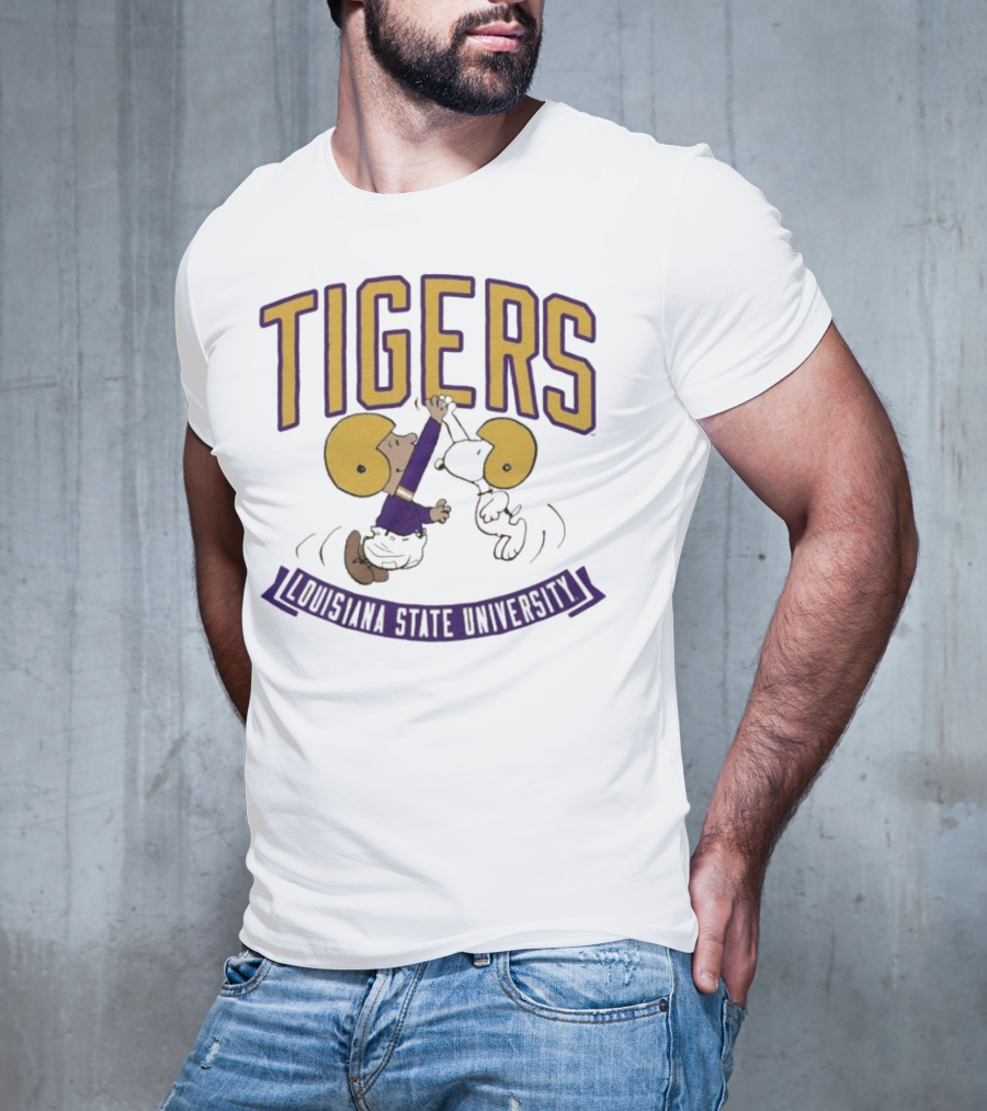 Charlie Brown And Snoopy High Five Louisiana State University Tigers T-Shirt