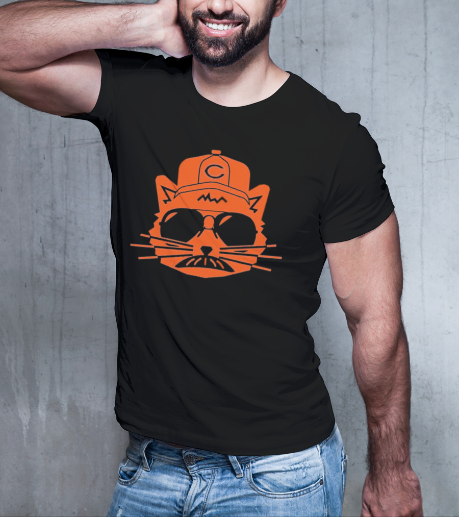 Gary Is A Super Fan Chicago Bears Cat With Sunglasses And Cap T-Shirt