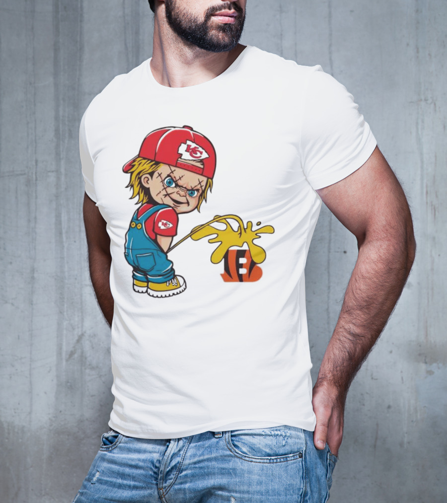Kansas City Chiefs Chucky Pissing On Cincinnati Bengals T-Shirt