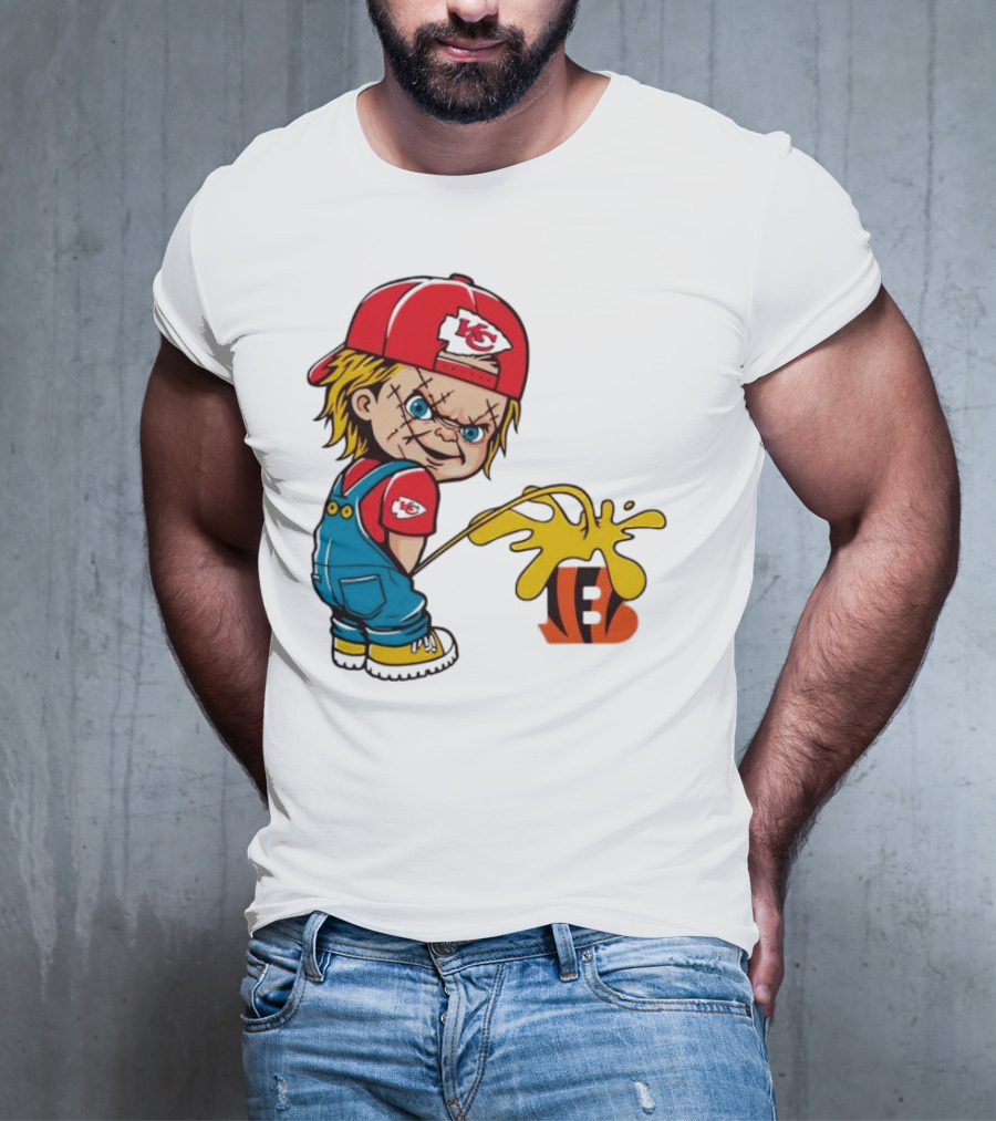 Kansas City Chiefs Chucky Pissing On Cincinnati Bengals T-Shirt