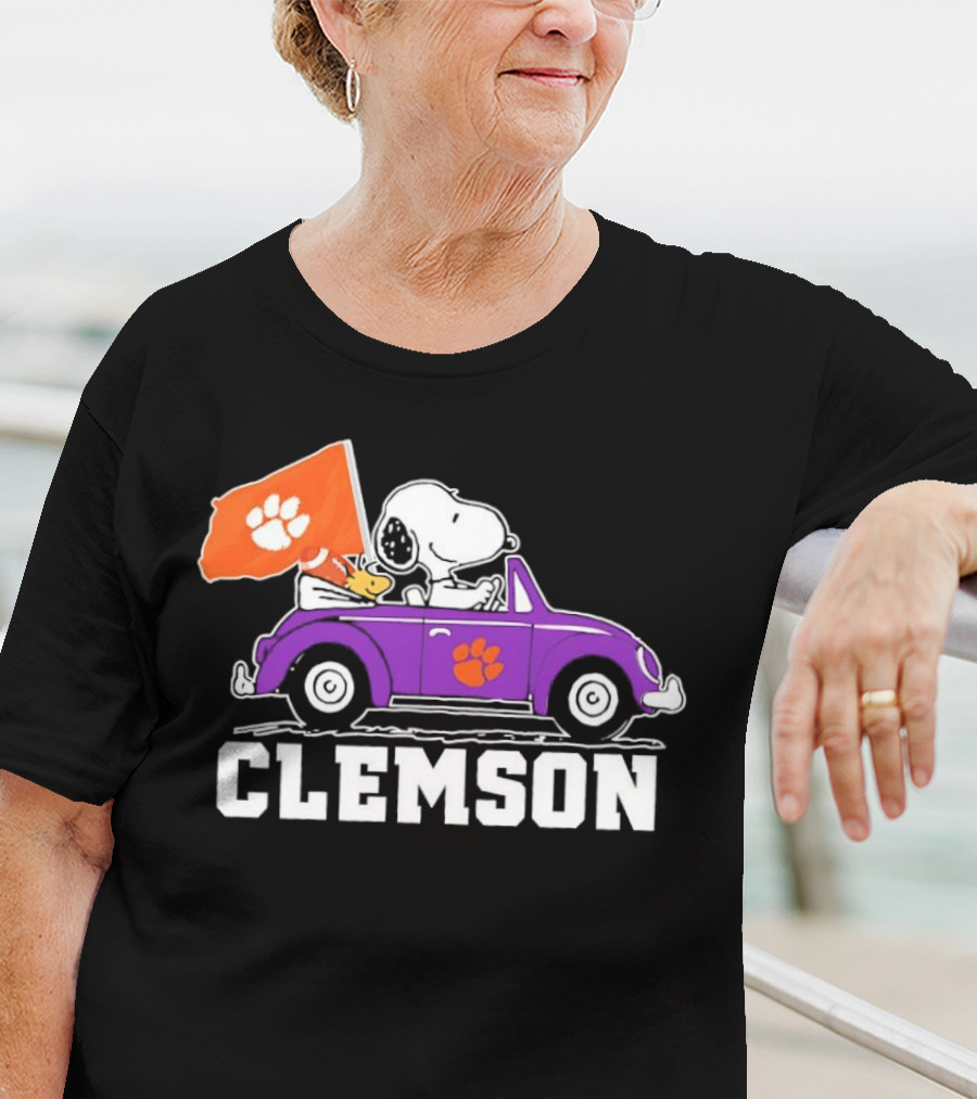 Snoopy And Woodstock In Purple Car With Clemson Flag T-Shirt