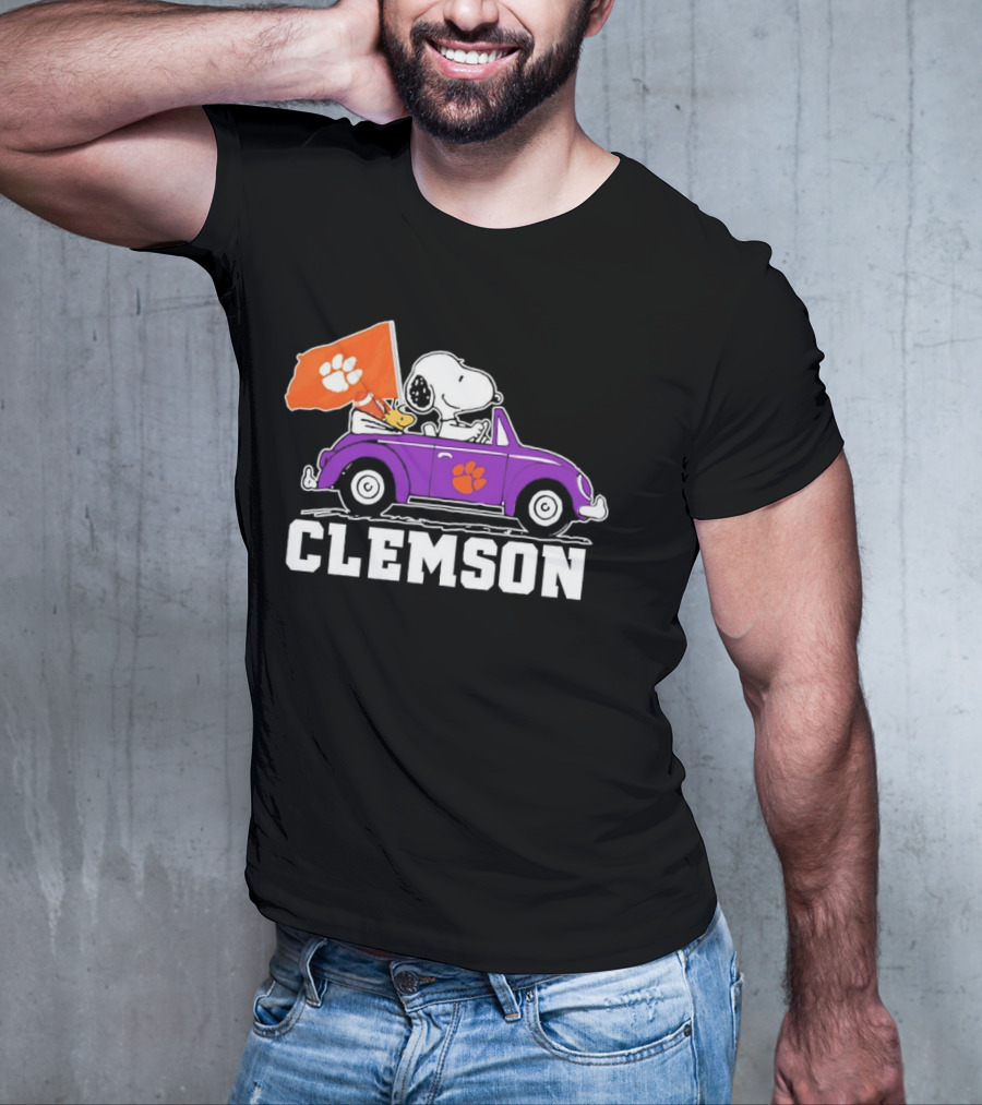 Snoopy And Woodstock In Purple Car With Clemson Flag T-Shirt