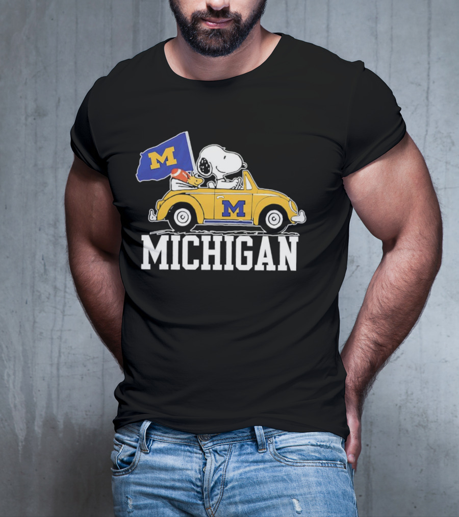 Snoopy And Woodstock Driving Car With Michigan Wolverines Flag T-Shirt