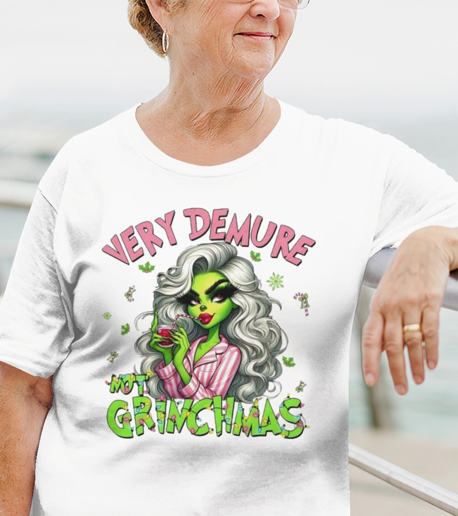 Very Demure Not Grinchmas Christmas Grinch Girl T-Shirt