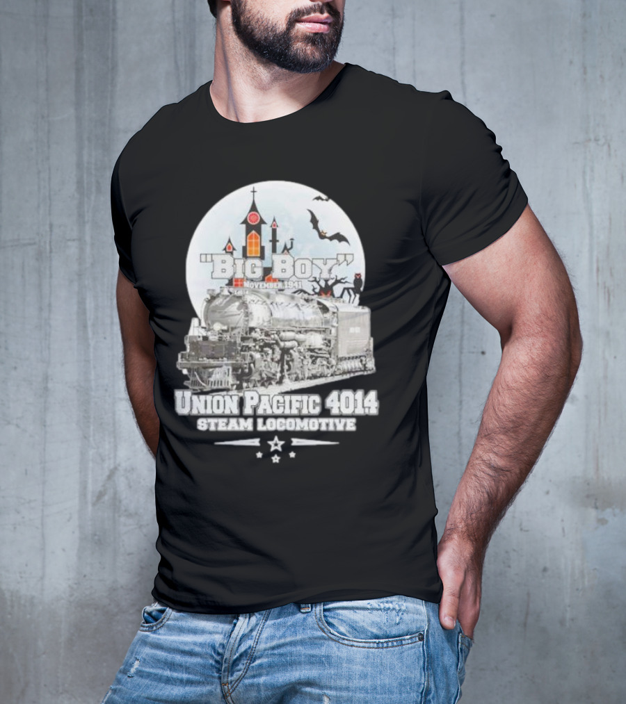 Big Boy Union Pacific 4014 Steam Locomotive November 1941 Haunted Castle And Bats T-Shirt
