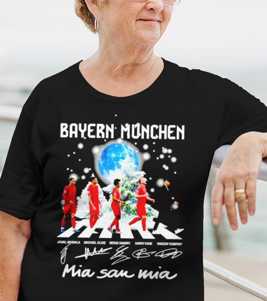 Bayern München Mia San Mia Abbey Road Jamal Musiala Michael Olise Serge Gnabry Harry Kane Vincent Kompany Christmas T-Shirt