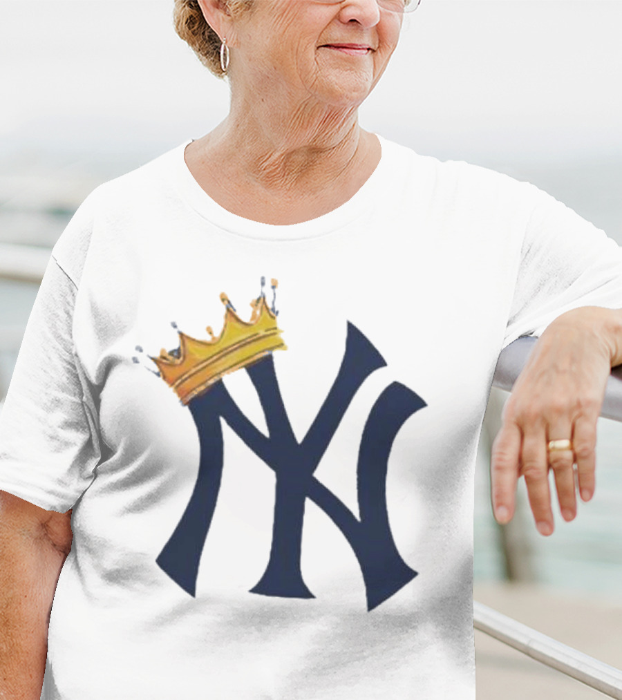New York Yankees Logo With Crowned King Emblem T-Shirt