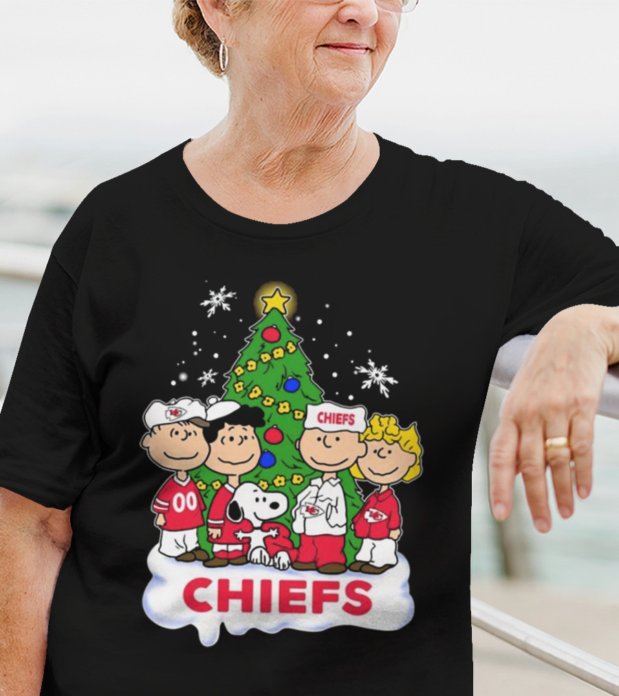 Kansas City Chiefs Snoopy Peanuts Christmas Chiefs Holiday T-Shirt