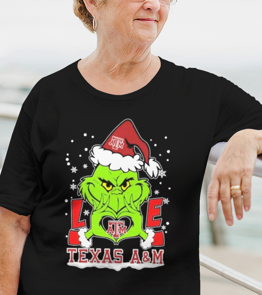 Grinch Heart Hands Love Texas A&M Aggies Christmas Santa Hat T-Shirt
