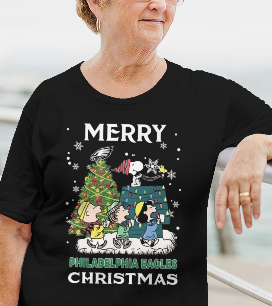 Merry Philadelphia Eagles Christmas Snoopy And Friends T-Shirt