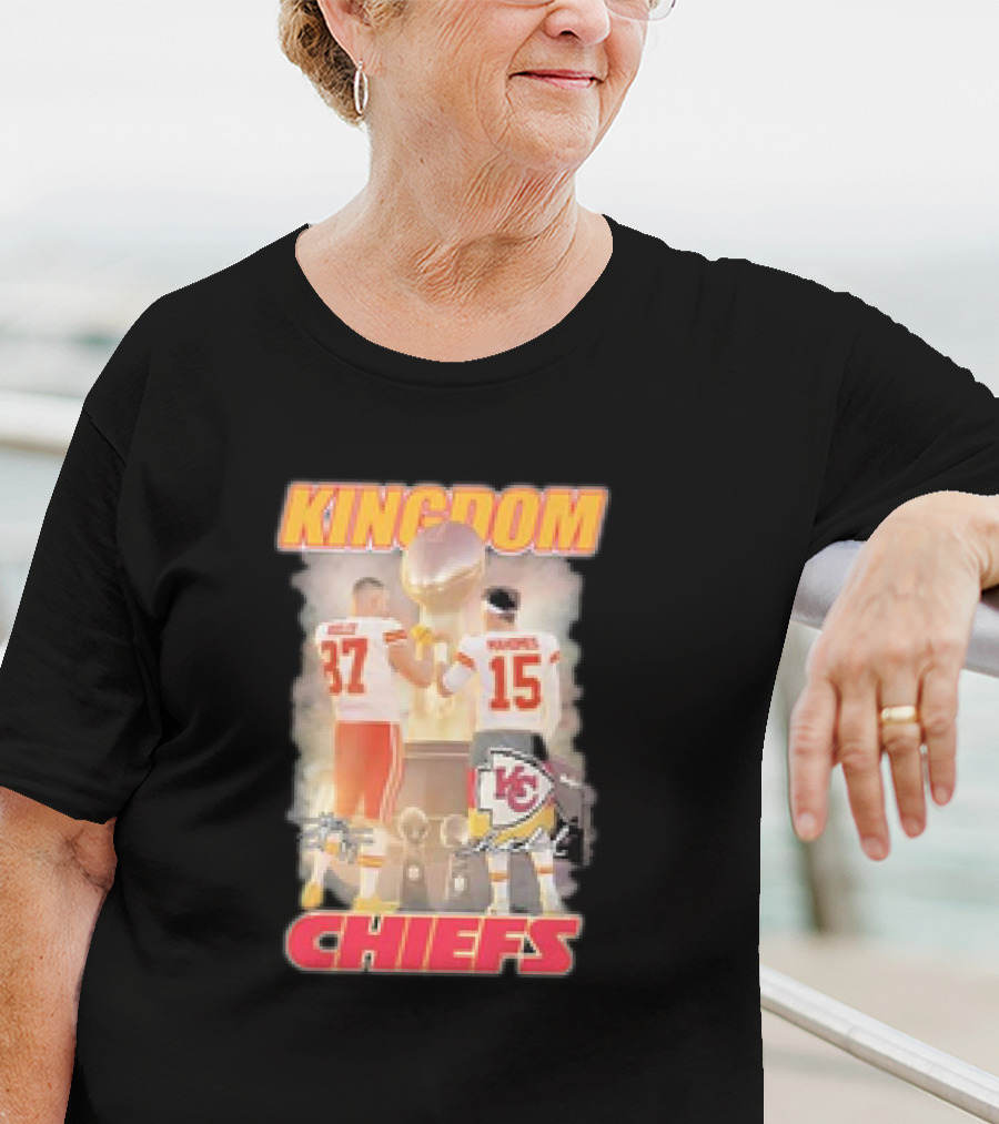 Chiefs Kingdom Travis Kelce Patrick Mahomes Trophy Celebration T-Shirt