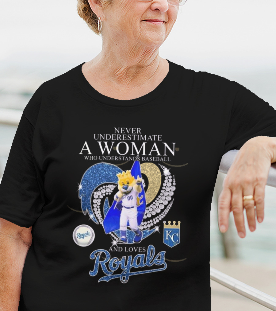 Never Underestimate A Woman Who Understands Baseball Royals Mascot Kansas City Love T-Shirt
