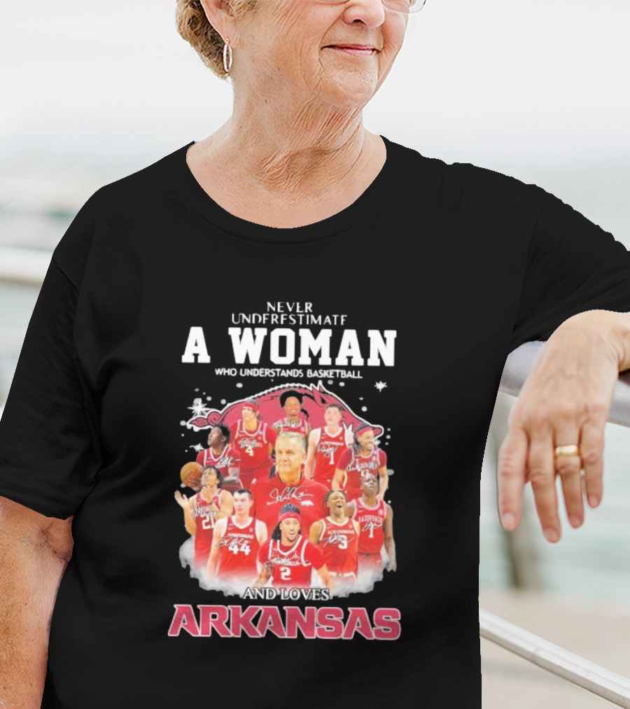 A Woman Who Understands Basketball Loves Arkansas Razorbacks Men's Team T-Shirt
