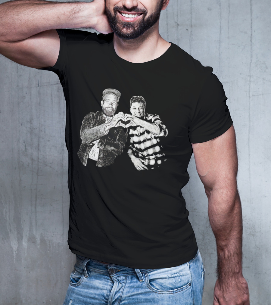 Nice Travis Kelce Hand Love Patrick Mahomes T-Shirt