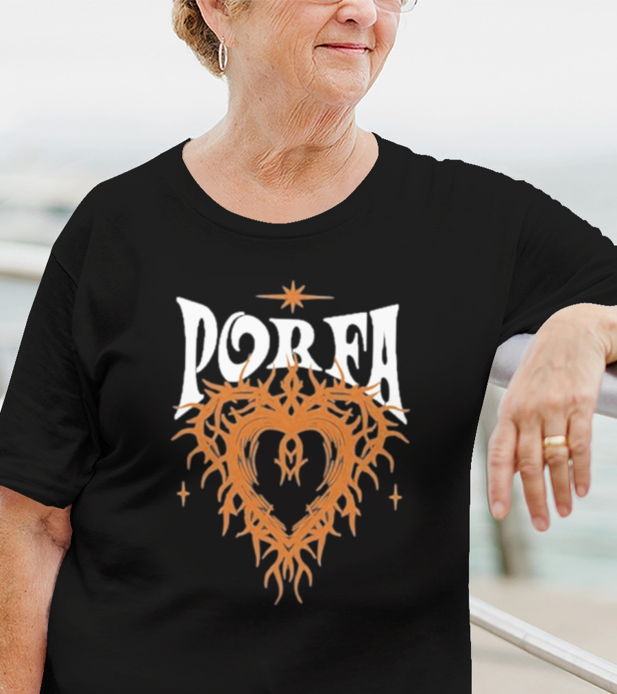 Porfa Stylized Text With Ornate Thorn Heart Design T-Shirt