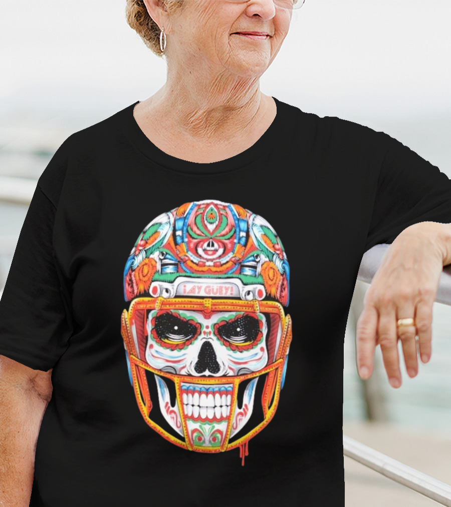 Primera De 10 ¡Ay Güey! Colorful Skull Football Helmet T-Shirt